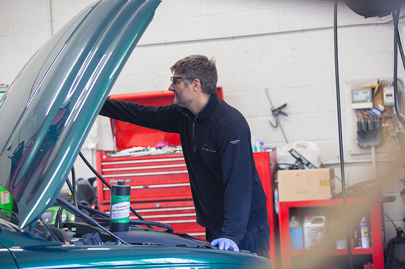 DPF cleaning system
