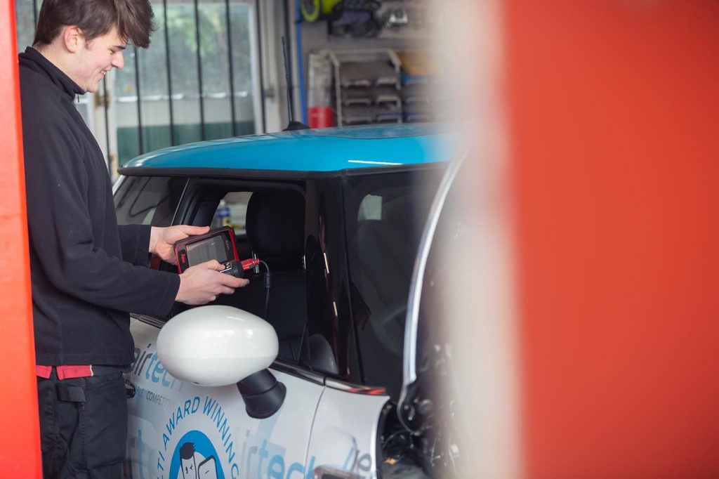 Electric and Hybrid Vehicle Workshop Witney